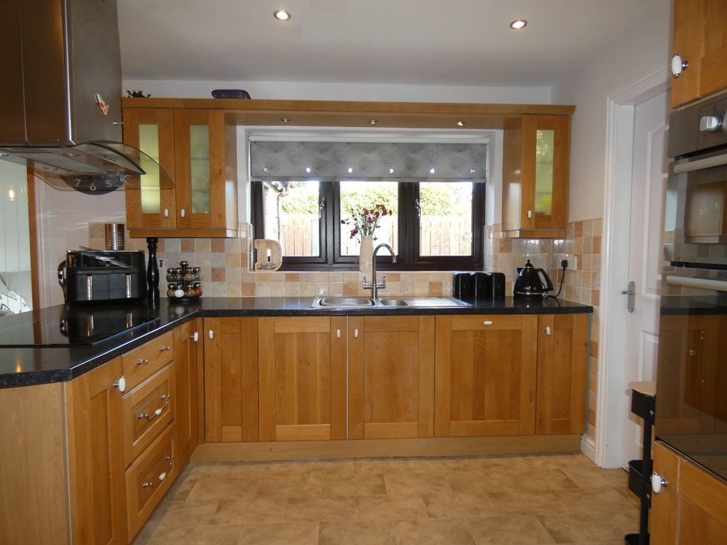 Kitchen-Diner- click for photo gallery